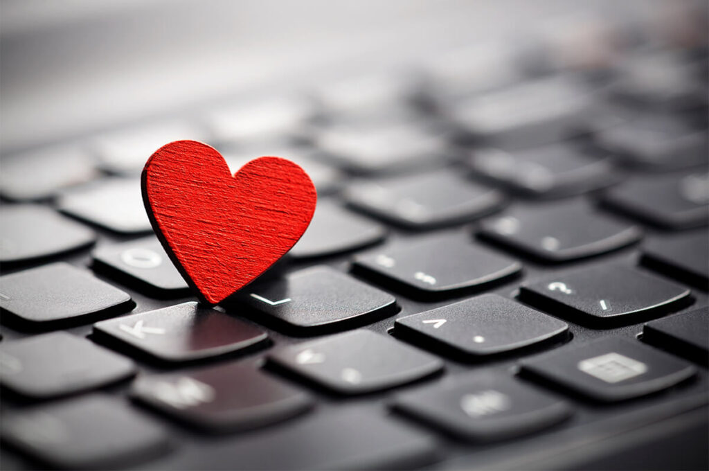 Está a viver um romance online? Esteja atento às tentativas de fraude!